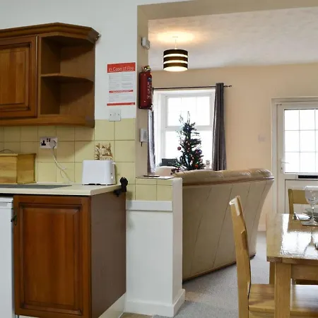 بيت للعطل Coastal Hideaway Uk30042