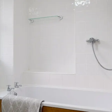 Coastal Hideaway Uk30042 *
